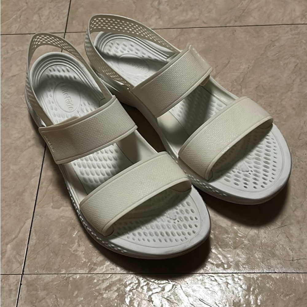 Crocs Women's Literide 360 Sandal, Almost White, Size 8